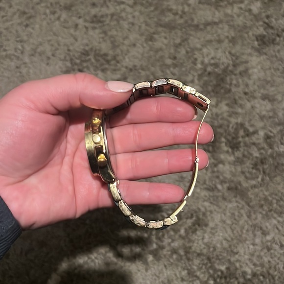 Michael kors women watch - Picture 3 of 6